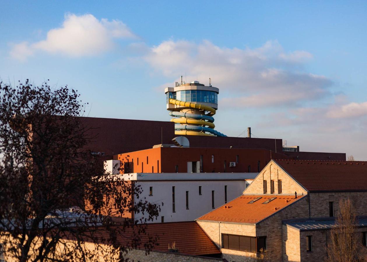 Maya Panzio-Rezidencia Szeged Bagian luar foto
