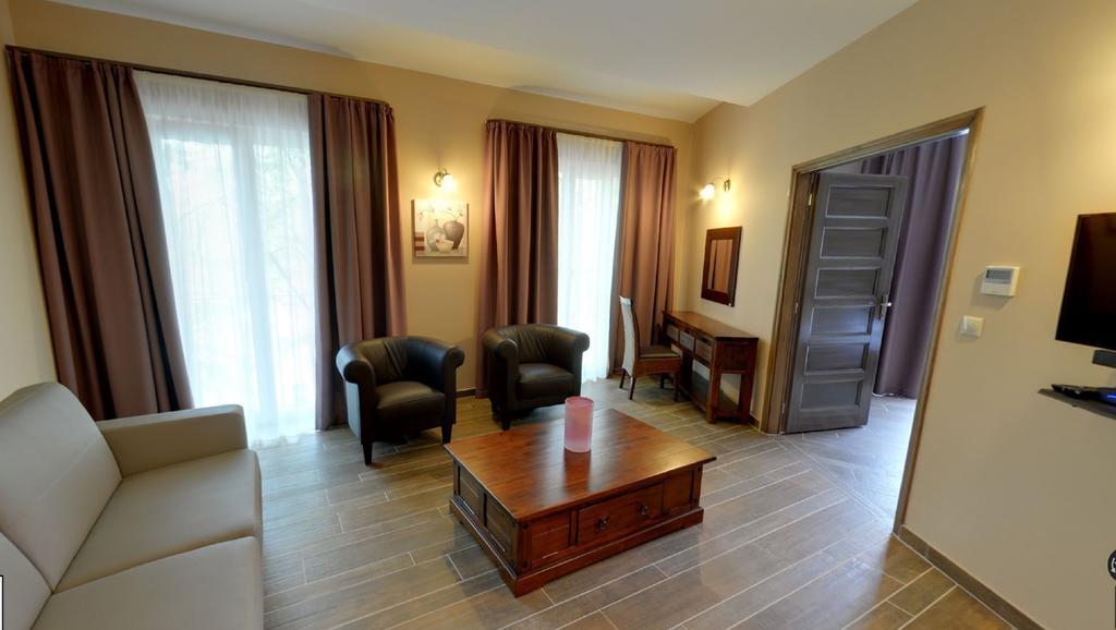 Maya Panzio-Rezidencia Szeged Bagian luar foto